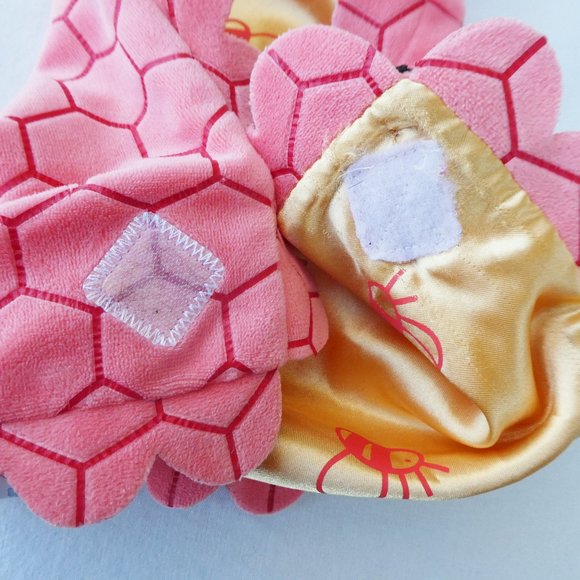 Disney Parks Babies Blanket Bee Honeycomb Pink Yellow Satin Lining Scalloped - Picture 4 of 7